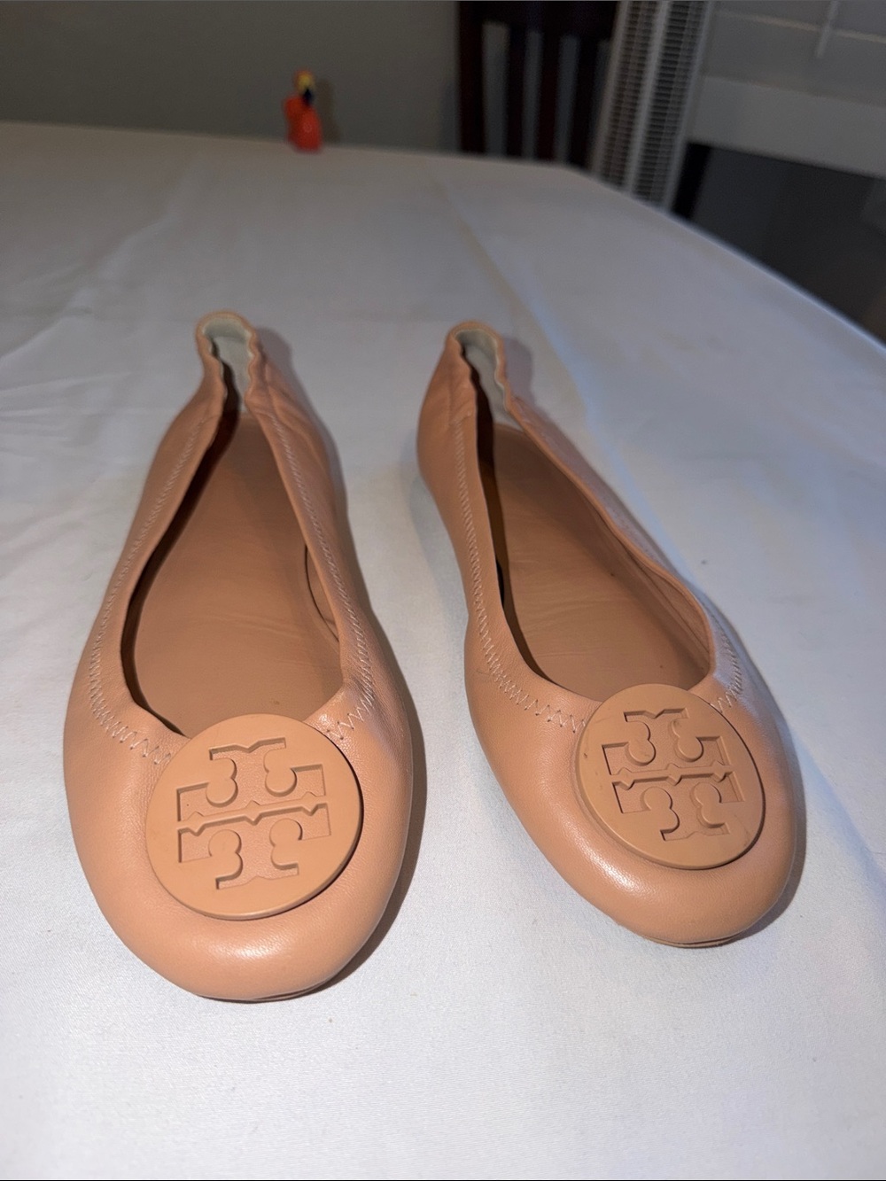 EUC TORY BURCH women's reva travel ballet flat in walnut SZ 8 M